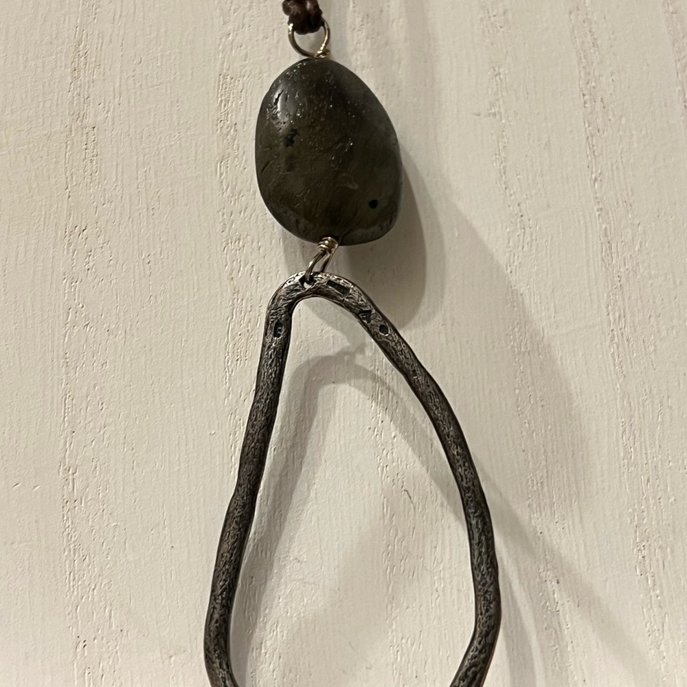 Silpada 925 Sterling Silver Labradorite Stone Leather Pendant Necklace N1940 - Picture 2 of 3